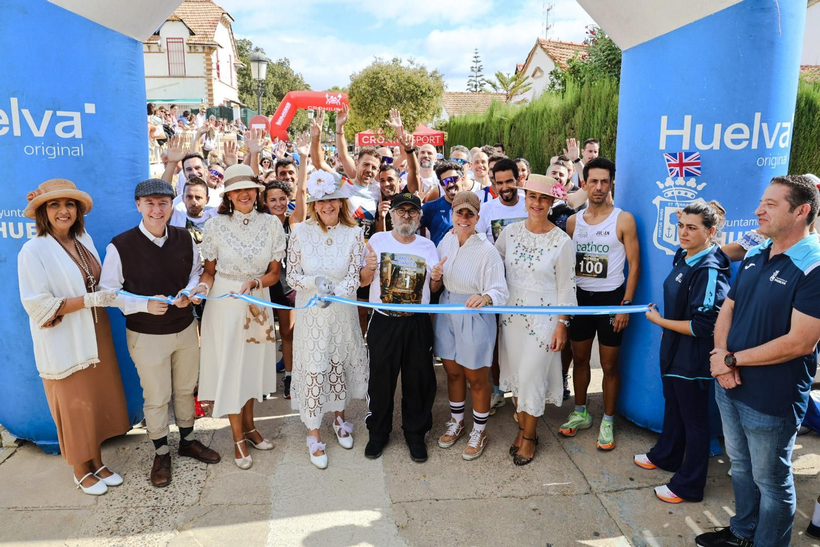 Imágenes de la 'II Milla Británica' en el Barrio Obrero con motivo de la Feria del Legado Británico