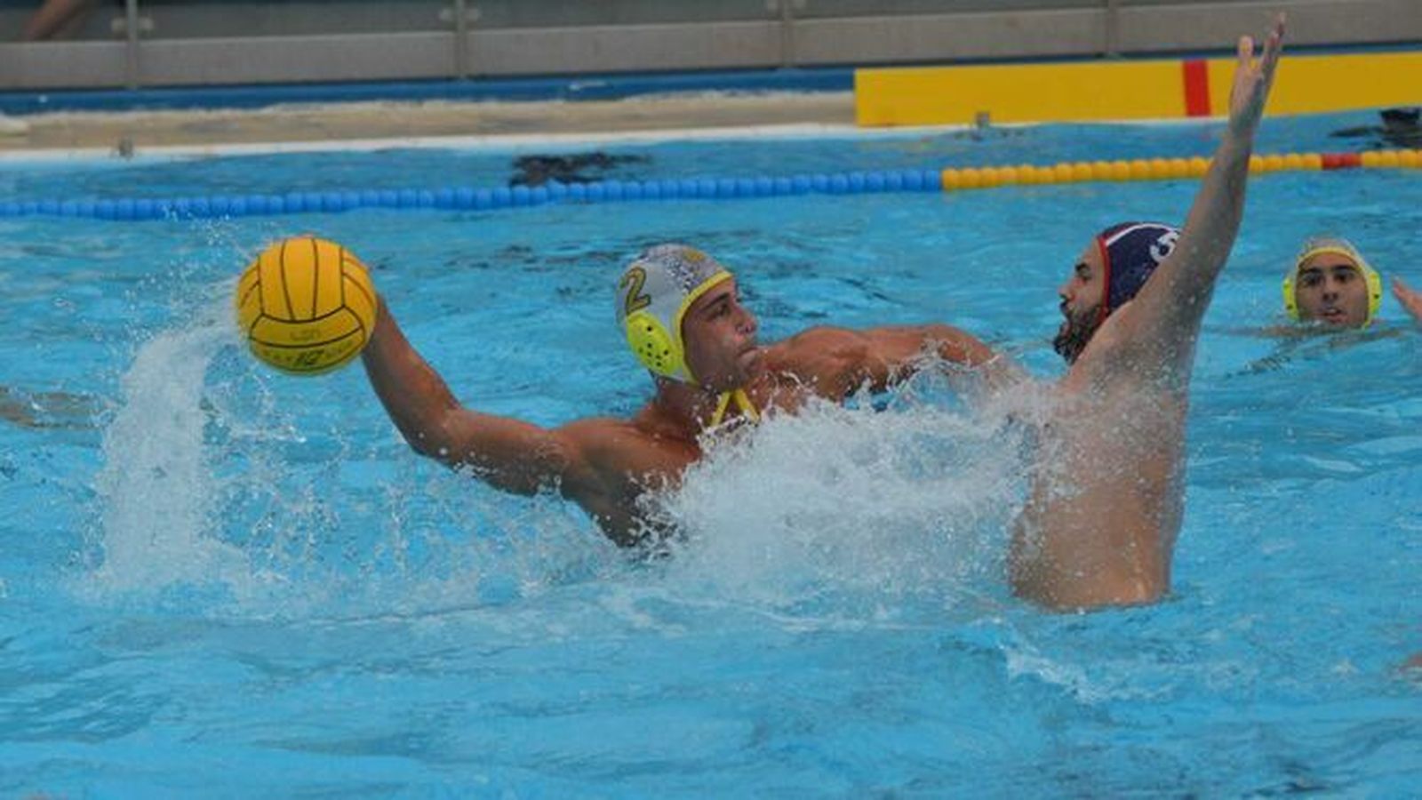 La Latina se llevó el partido de ida en Hytasa.