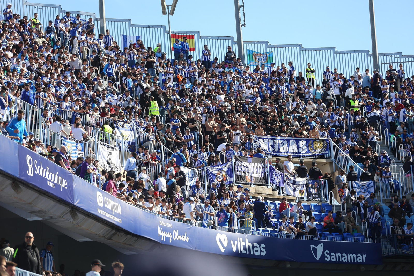 Búscate en las gradas de La Rosaleda en el Málaga CF - Recreativo de Huelva