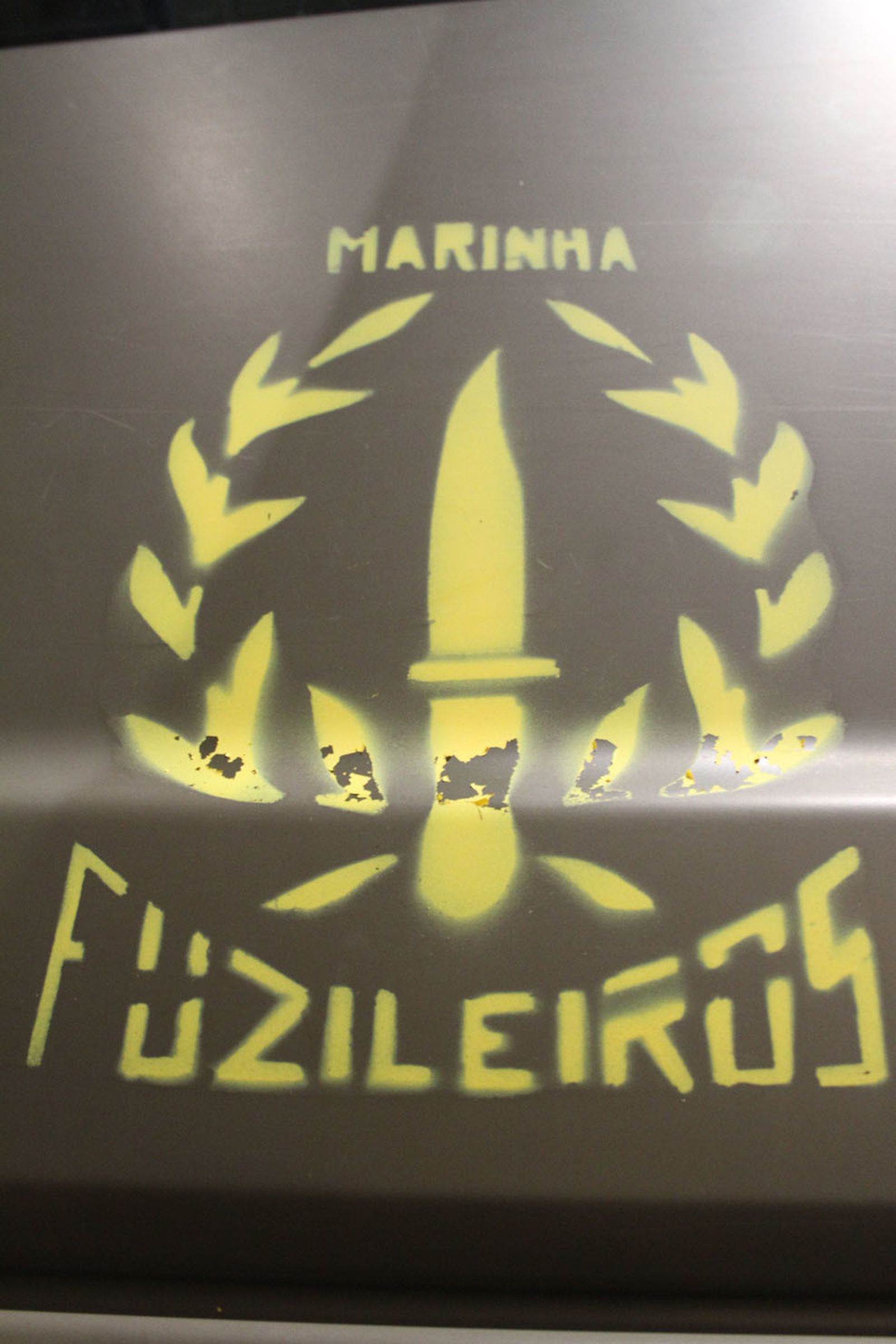 Imágenes de las primeras horas del portaaviones "Juan Carlos I" en el puerto de Huelva, durante su visita este fin de semana