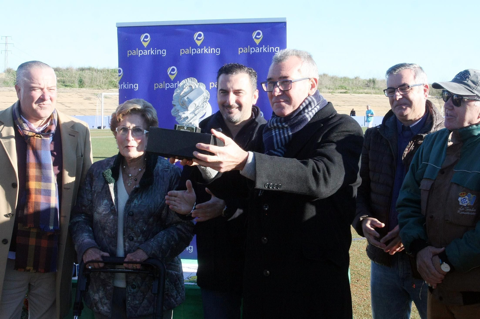 Imágenes del partido homenaje a los árbitros históricos de fútbol de Huelva