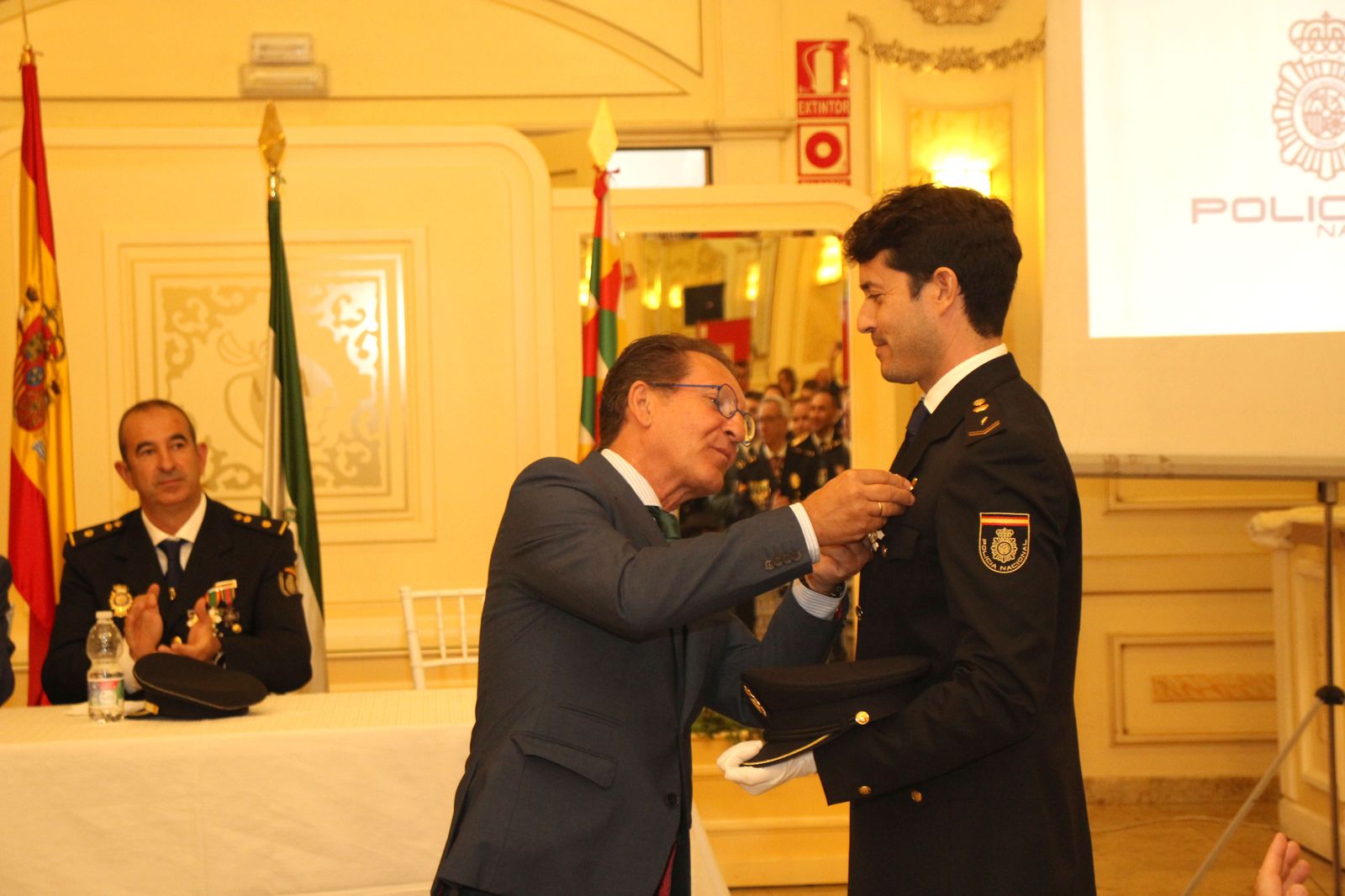 La celebración de la festividad de la Policía Nacional en Lucena, en imágenes