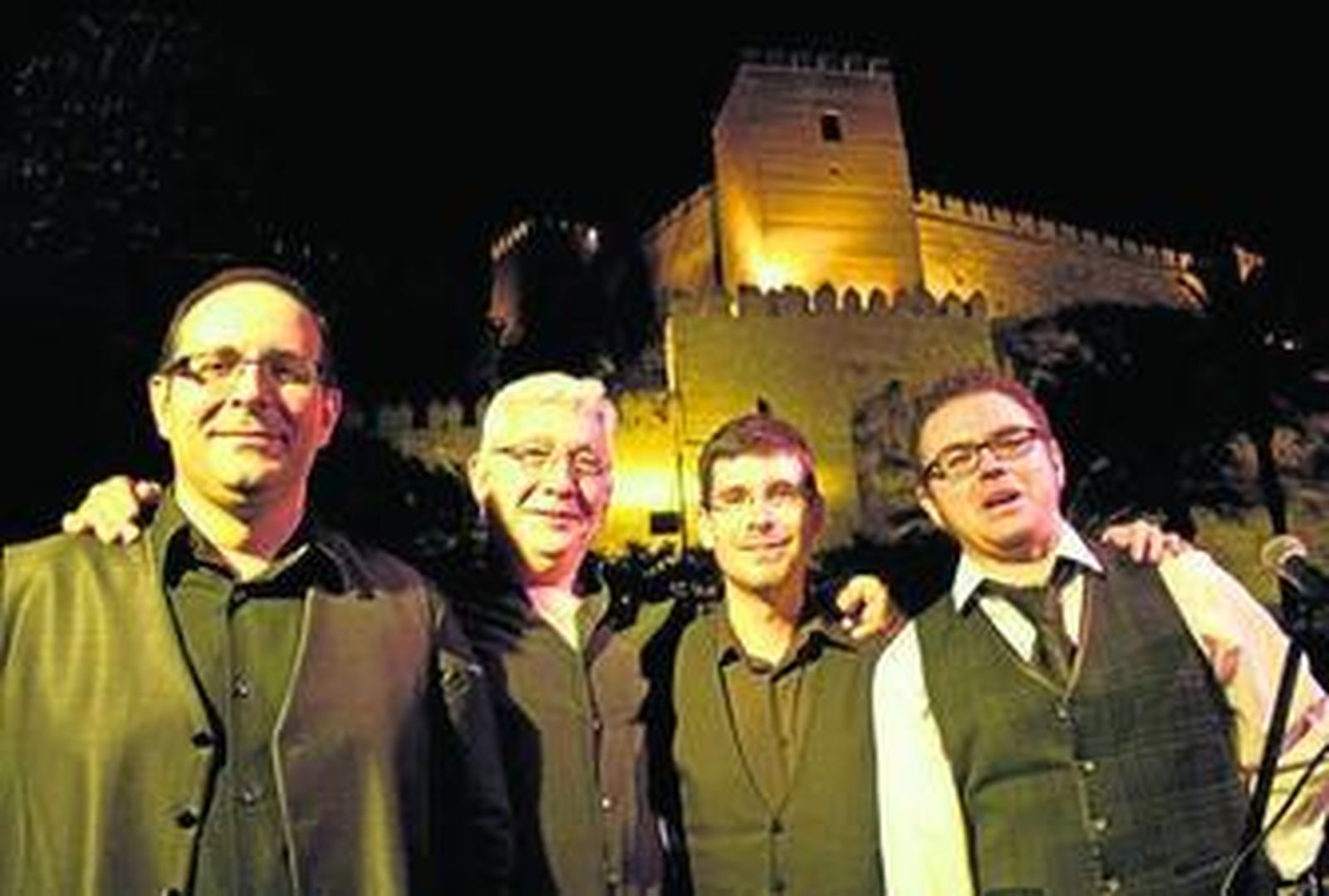 Ramón García, Guillermo Morente, José Luis Gómez y Antonio Álvarez son La Taberna del Piano.