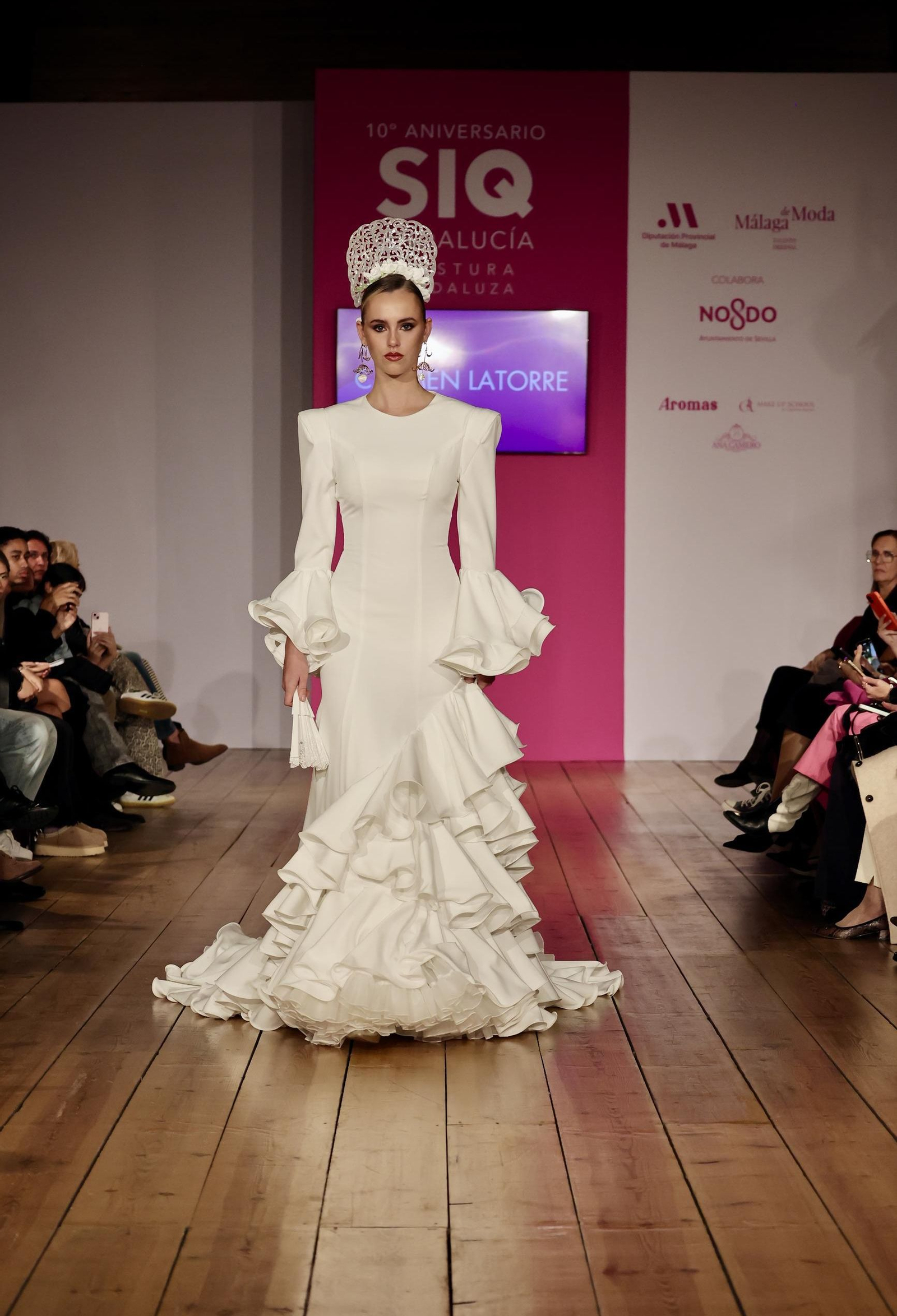 Uno de los diseños de Carmen Latorre vistos en la pasarela SIQ.