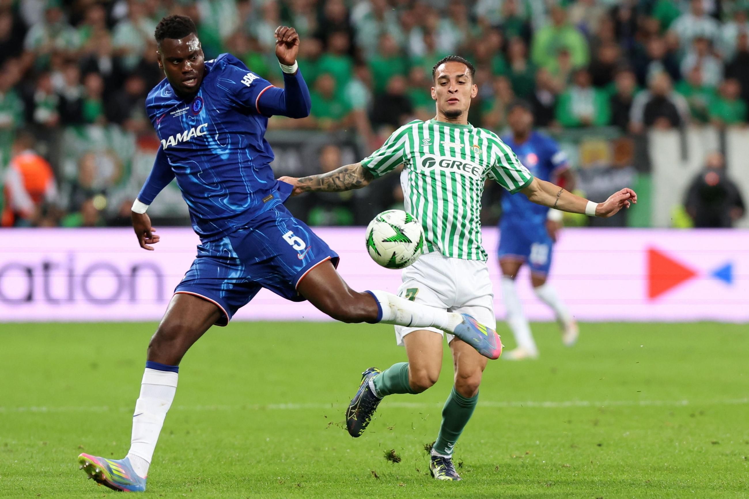 Una victoria y tres derrotas del Betis en casa ante rivales ingleses ...