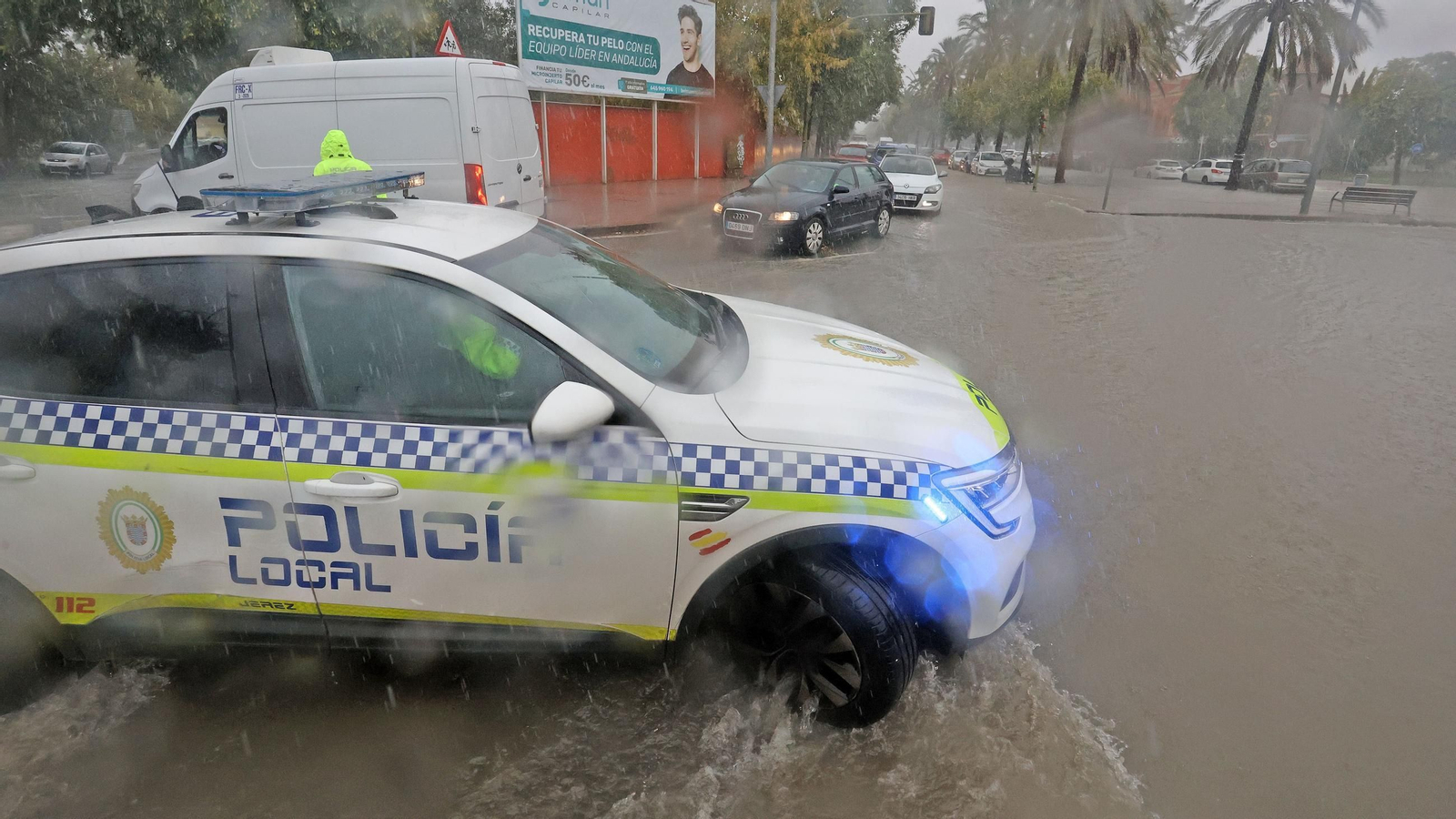 Imágenes del paso de la Dana, inundaciones, destrozos y caos por todo Jerez