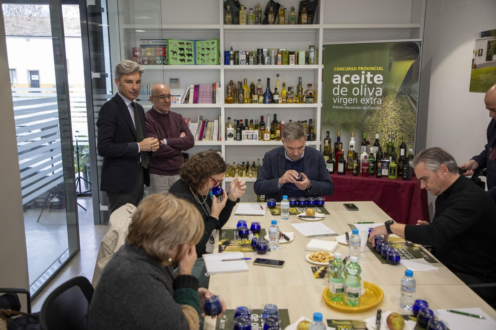 La cata para elegir los mejores aceites de oliva virgen extra de Córdoba, en imágenes