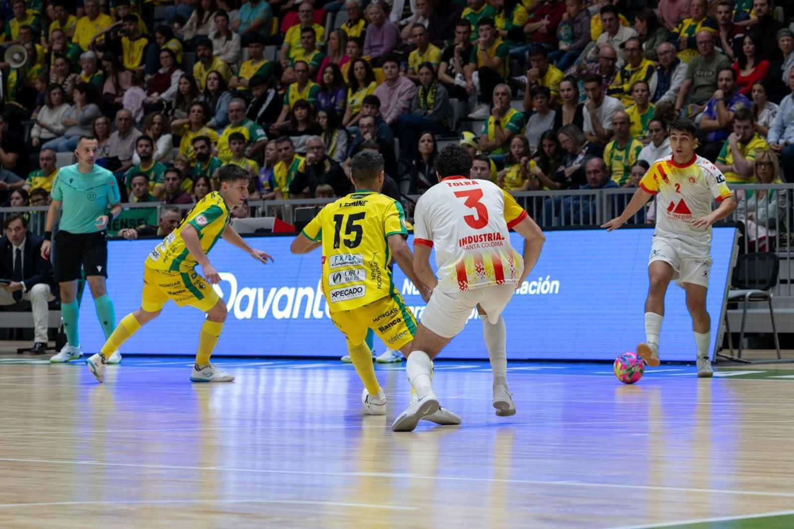 Las mejores fotos de la goleada del Jaén Paraíso Interior FS ante Industrias Santa Coloma