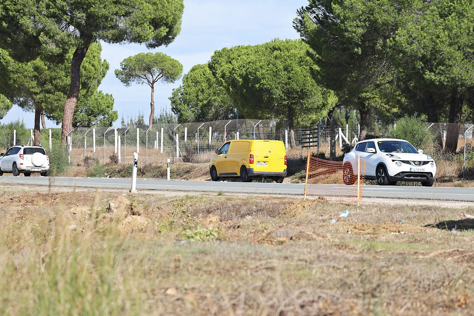 Imágenes del Comienzo de las obras del tercer carril en la A-483 entre Almonte y El Rocío