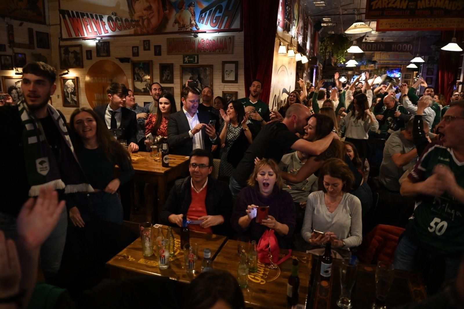 La fiesta del Le Grand Café del Centro con el Unicaja, en imágenes