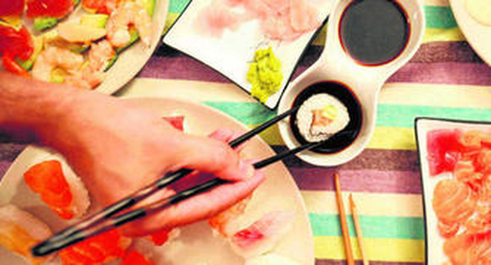 Los 'makis' son un plato japonés compuesto por rollitos de algas rellenos de arroz con verduras o pescado.