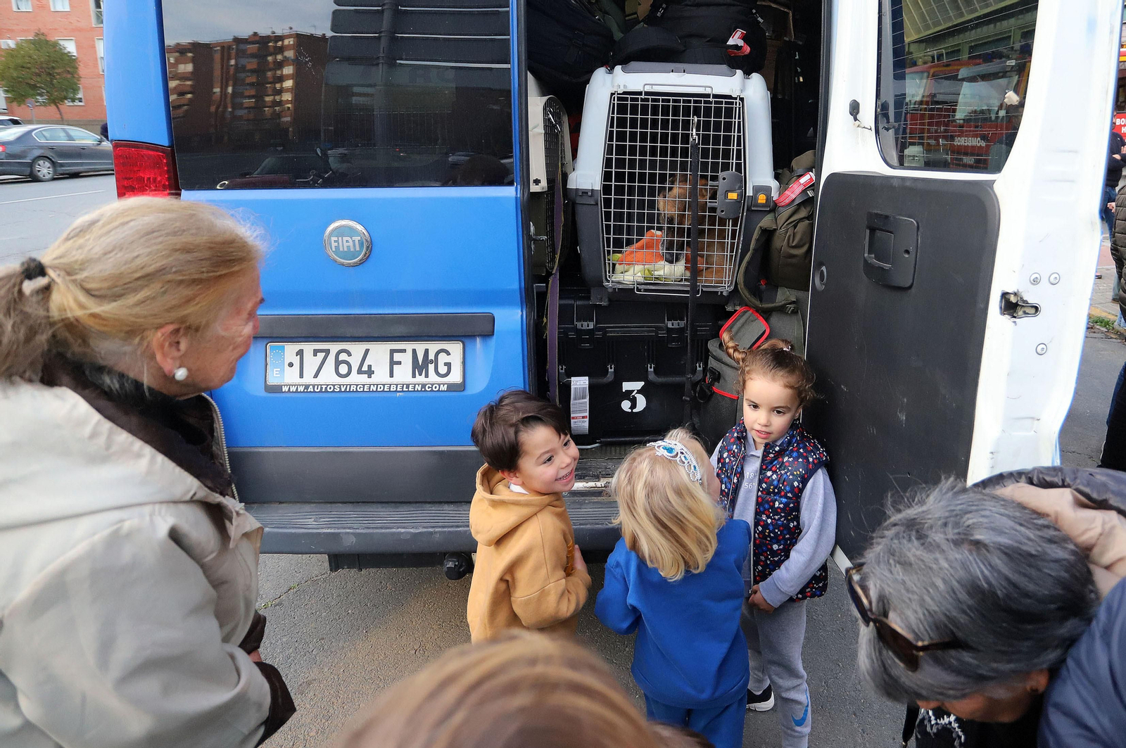 Imágenes del emotivo regreso de los Bomberos de Huelva tras sus labores de rescate en Turquía