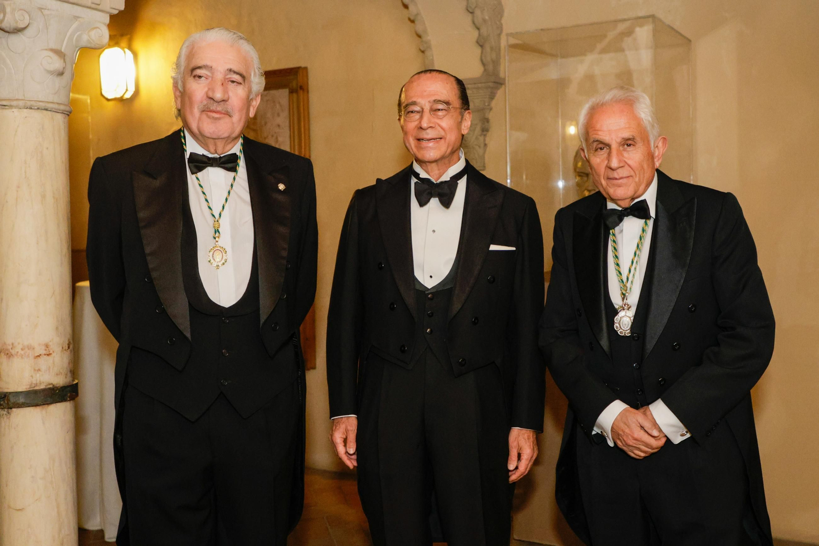 Las imágenes del ingreso en la Academia de Ciencias Sociales y del Medio Ambiente, Antonio Vázquez, apadrinado por José Damián Bogas