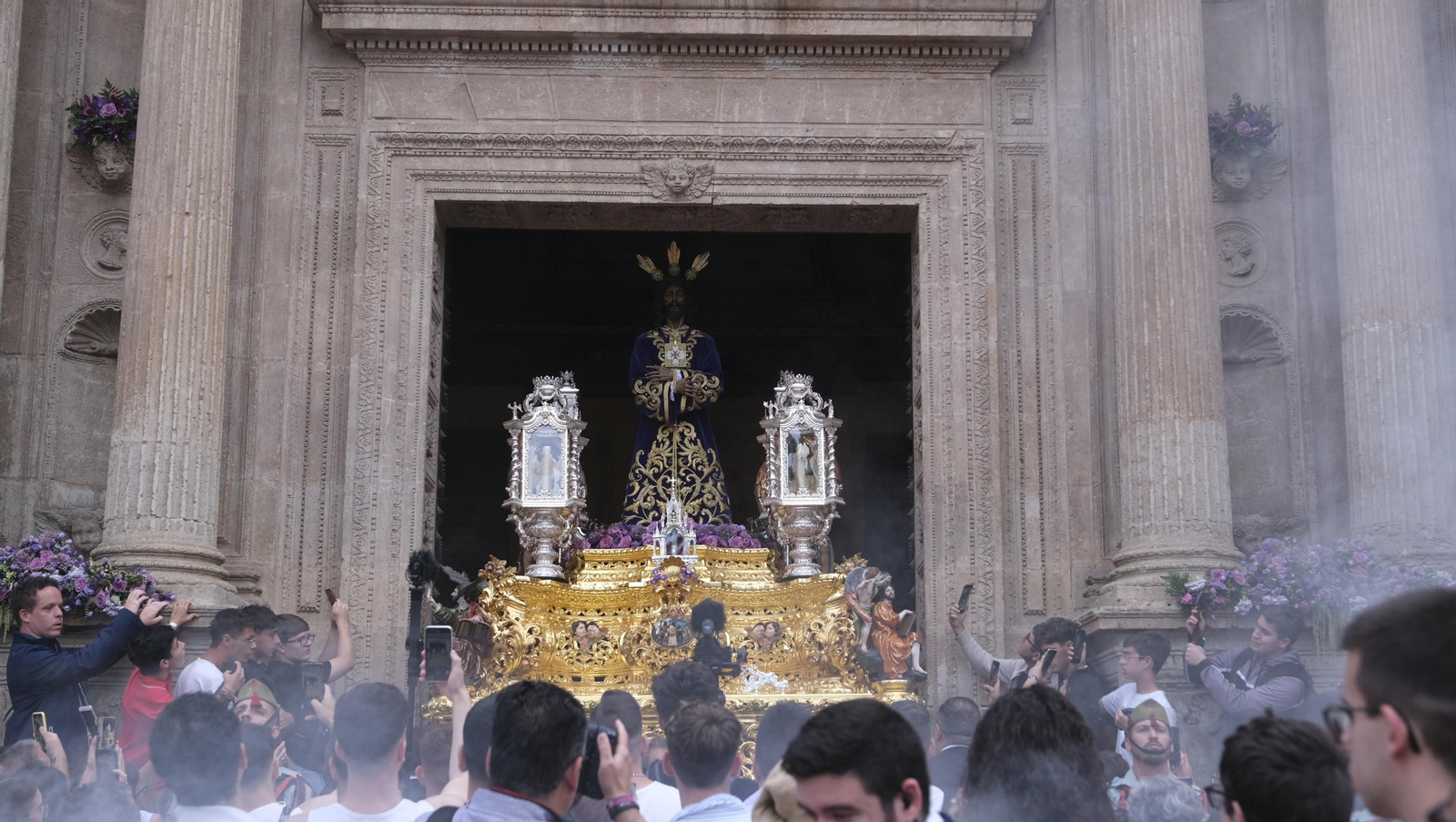 Imágenes de la salida extraordinaria de Jesús Cautivo de Medinaceli, por su 75 aniversario, Almería