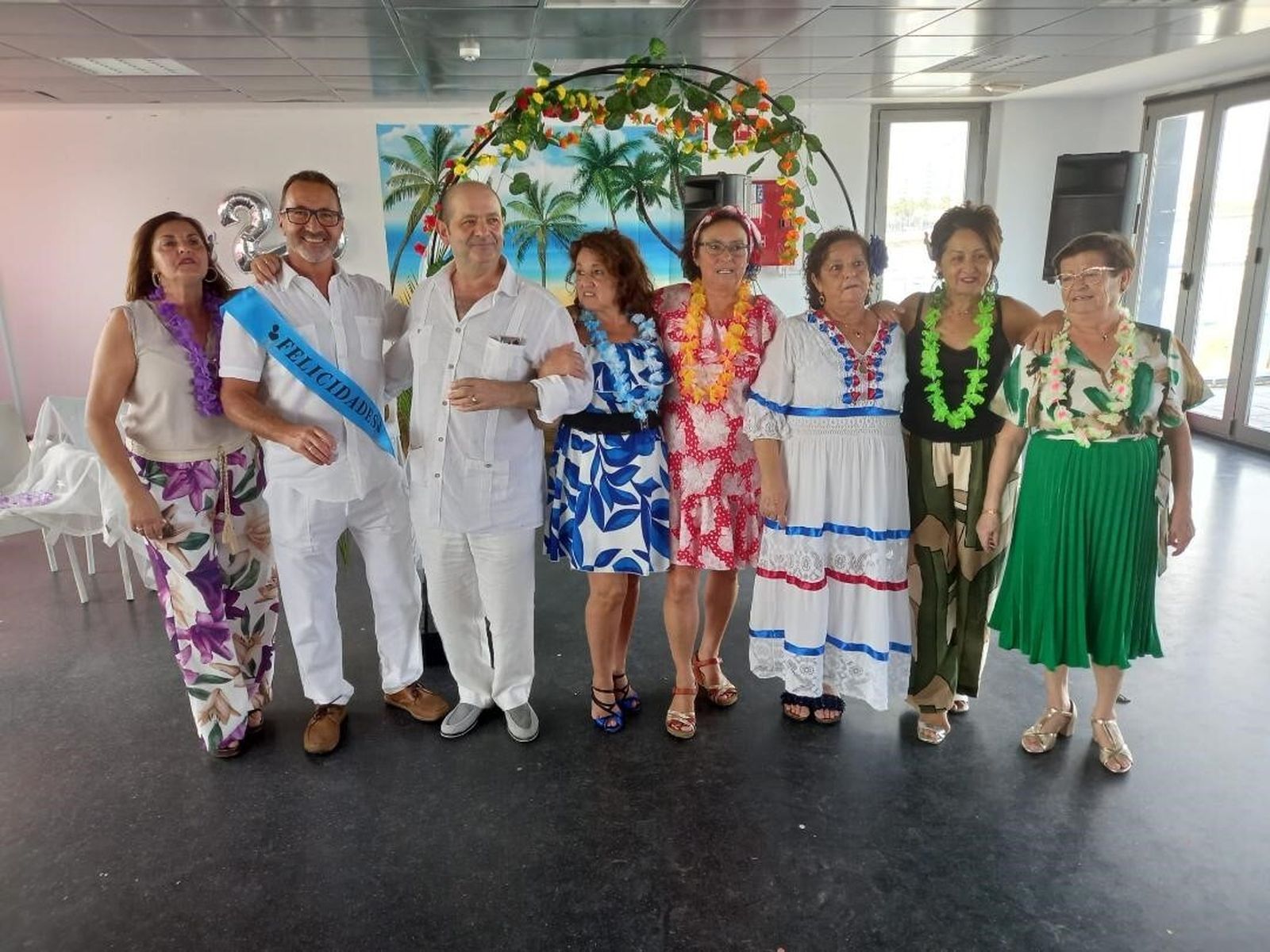 Los hermanos Isa, Manolo, Paco, Rosa María, María Antonia, Ángeles, Mamen y Amalia del Castillo García, durante el festejo.