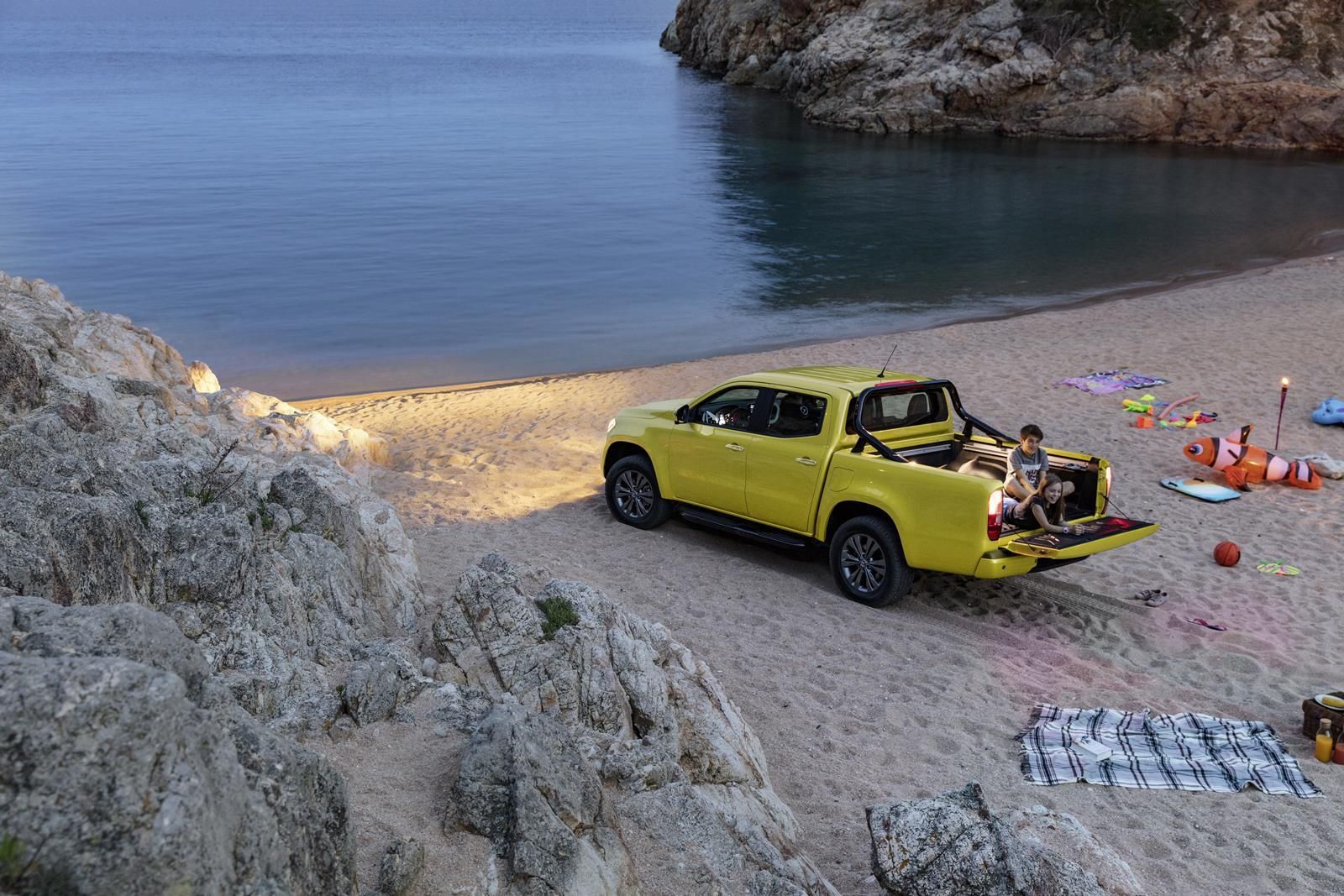 Así es el nuevo pick-up de Mercedes, el Clase X