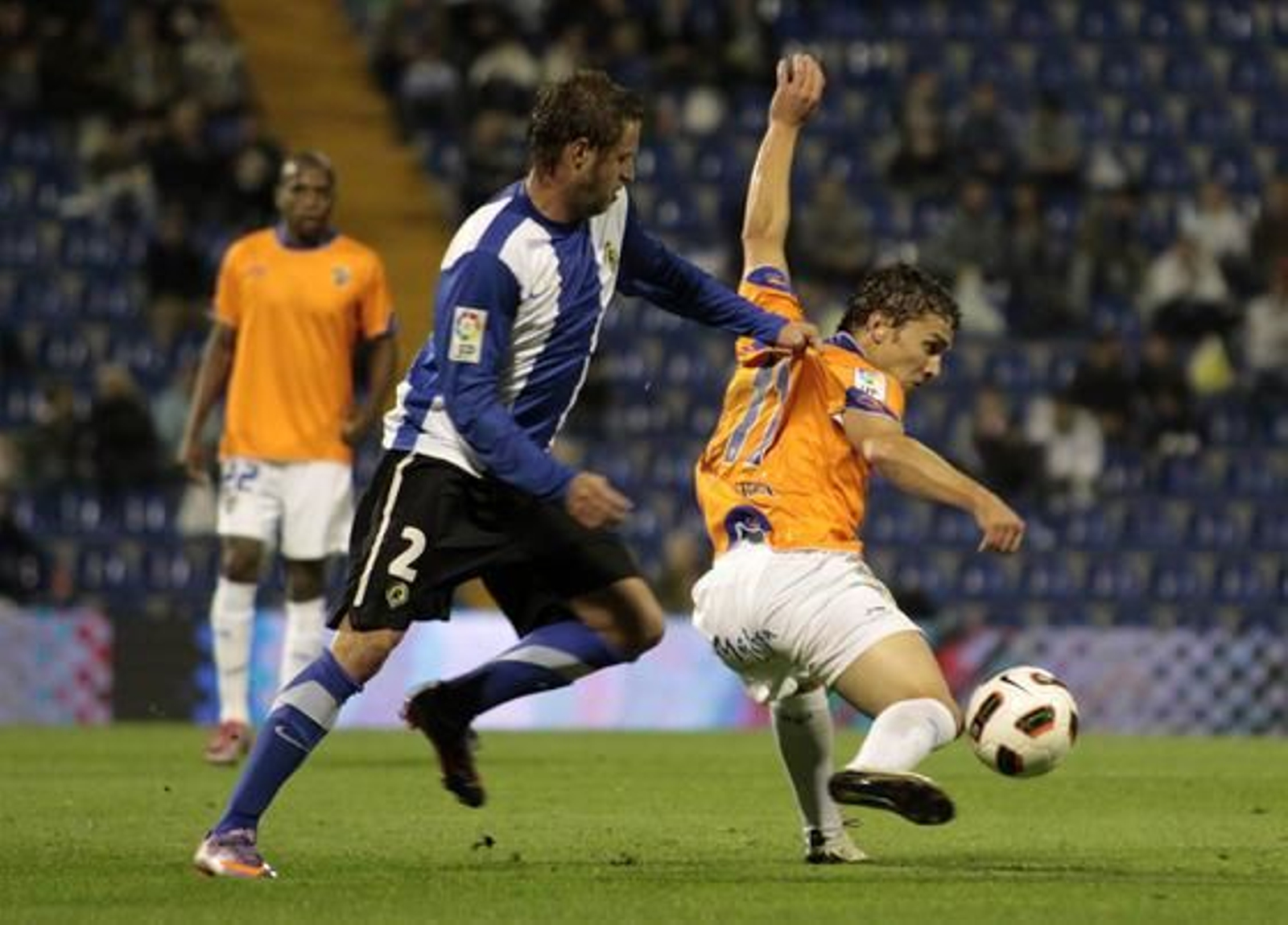El Málaga empata 0-0 en casa del Hércules y tendrá la oportunidad de decidir la eliminatoria de dieciseisavos de la Copa del Rey en La Rosaleda. / LOF