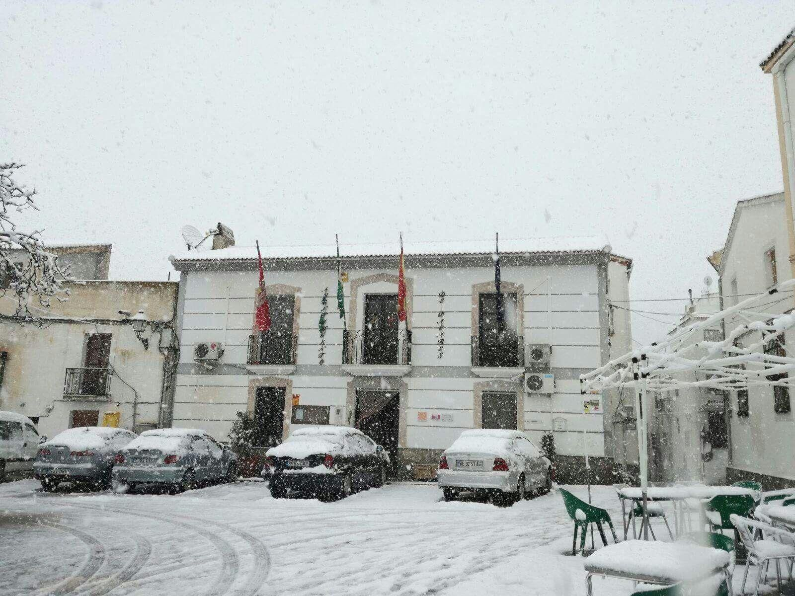 La nieve cubrió de un manto blanco los municipios de la Sierra de los Filabres.