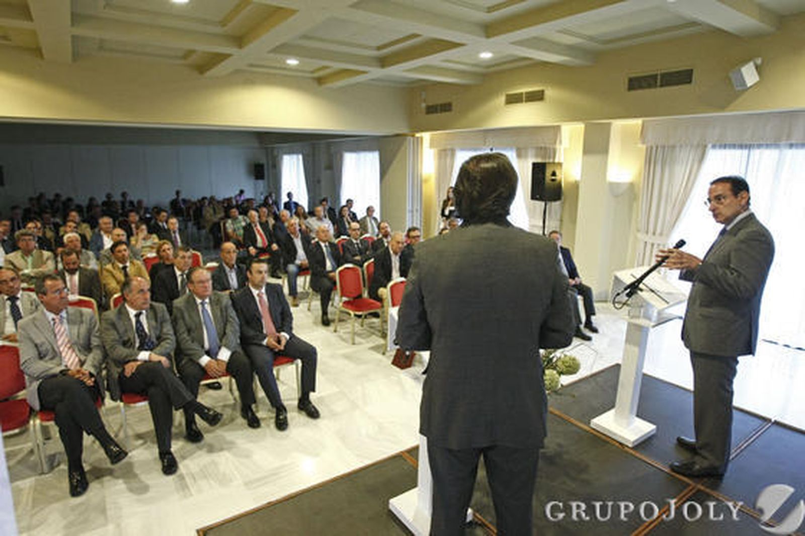 Un momento de la celebración del Foro Sur de Europa, anoche en el Hotel Guadacorte de Los Barrios. 

Foto: Erasmo Fenoy