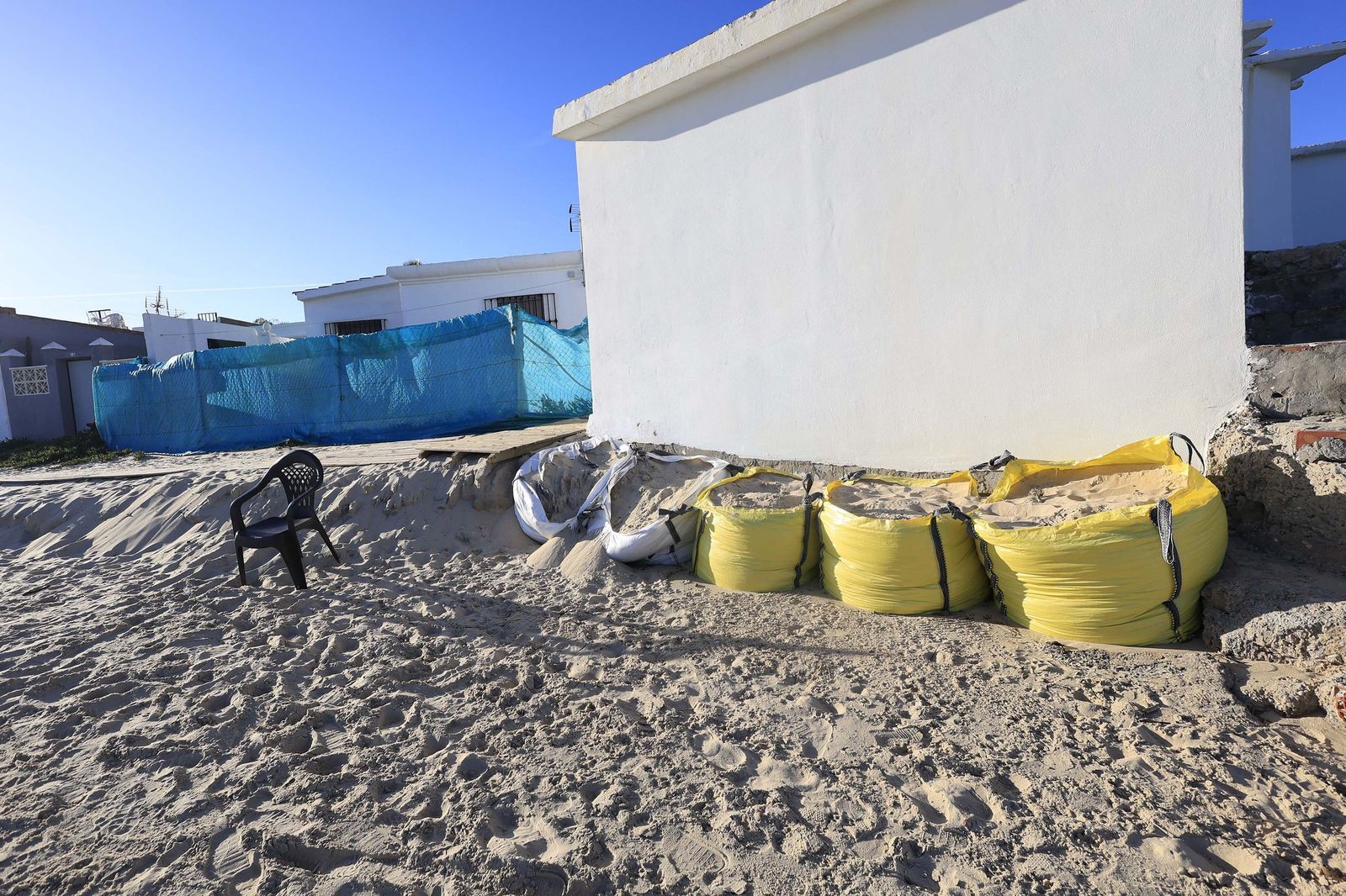 La playa del Rinconcillo de Algeciras tras la borrasca Francis, en imágenes