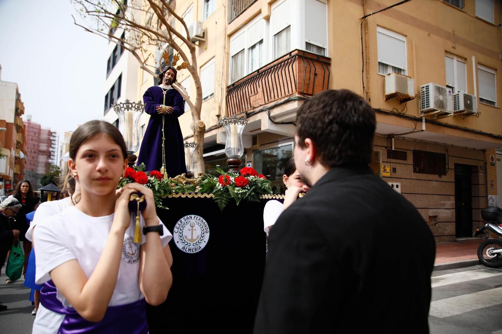 Las imágenes del CEIP San Fernando de El Zapillo de la ciudad de Almería en procesión en el viernes de dolores