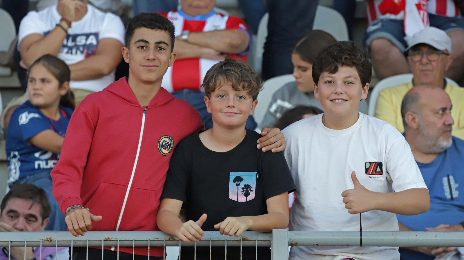 Fotos de la afición en el Nuevo Mirador