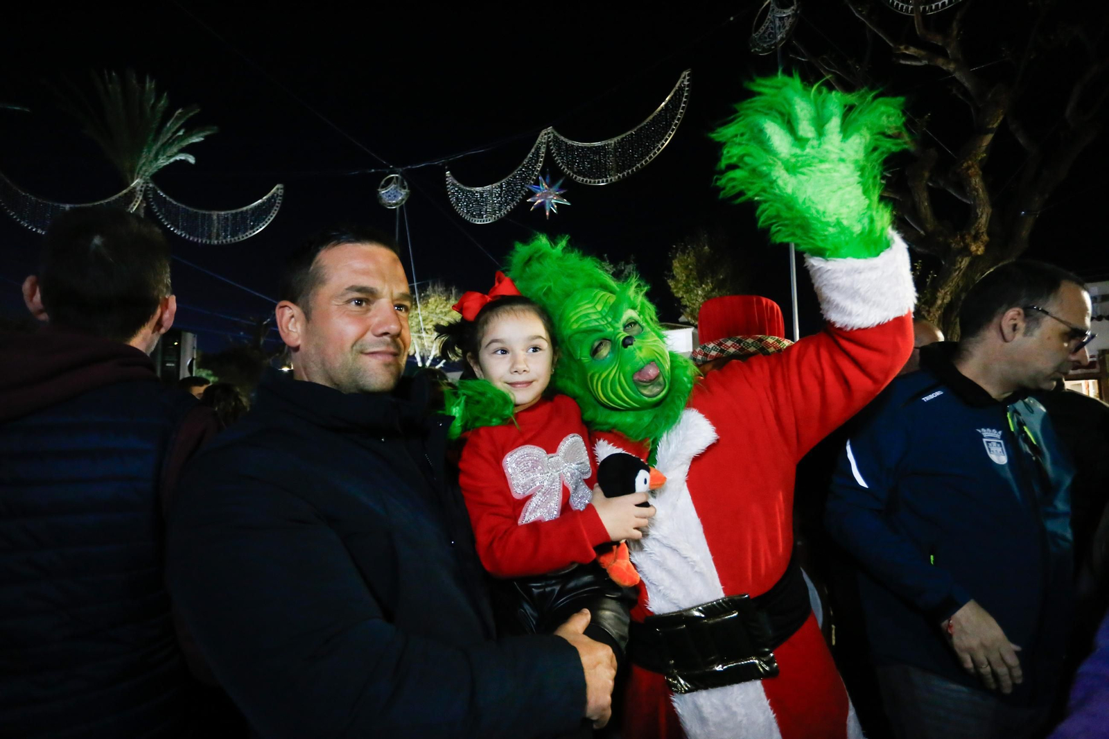 Las fotografías del encendido del alumbrado de Navidad en San Roque