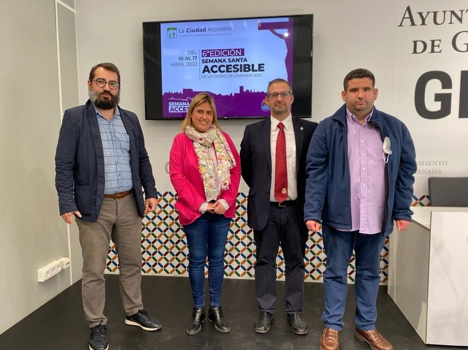 Imagen de la presentación de la sexta guía de 'Semana Santa Accesible' de Granada