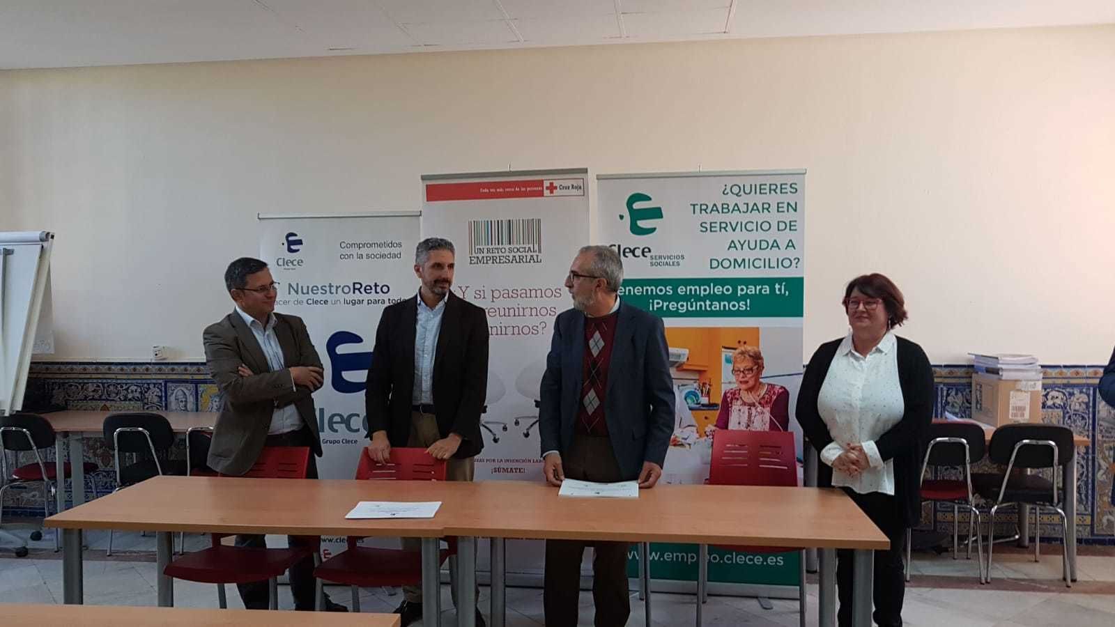 Distintas imágenes de la clausura del curso y entrega de diplomas.