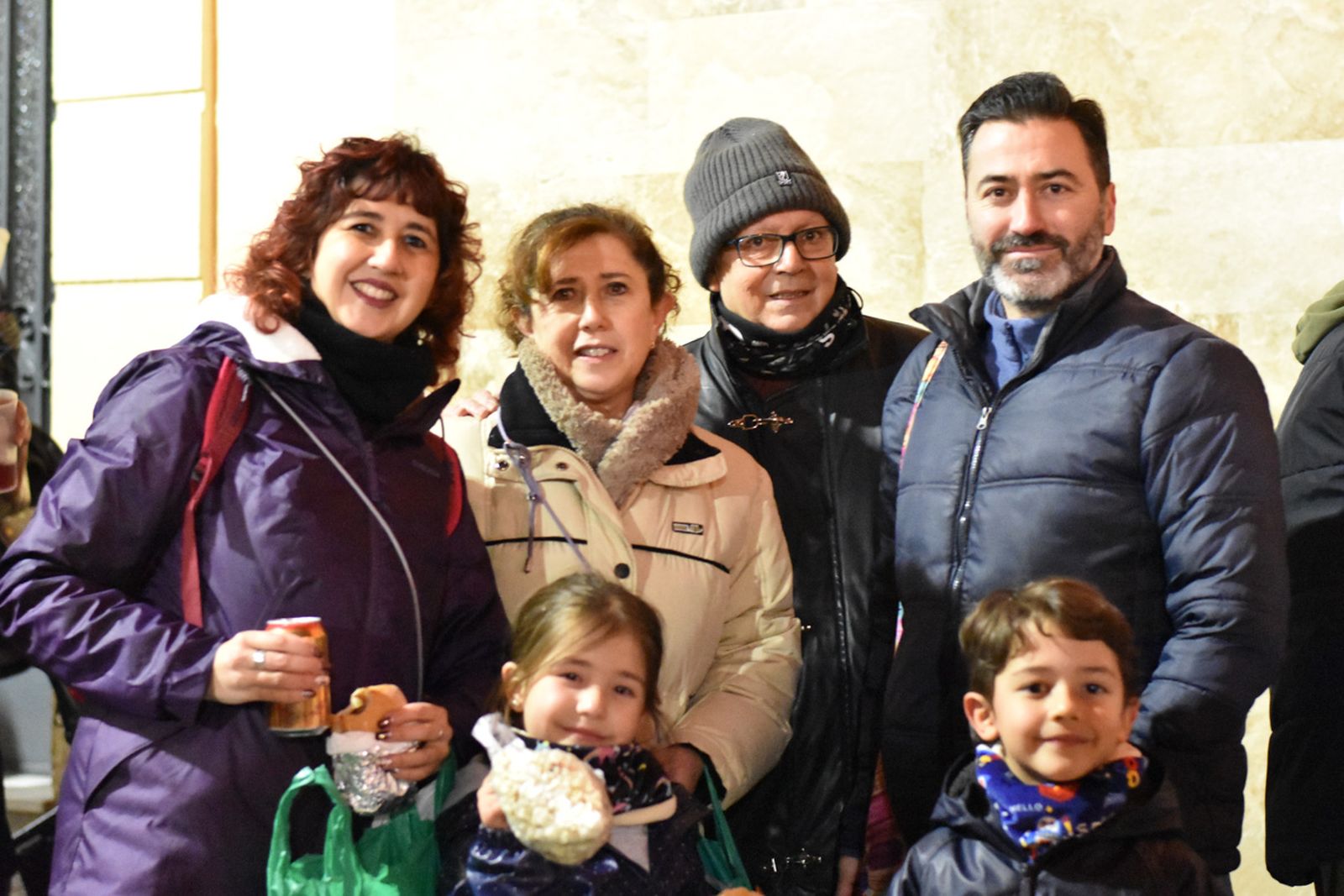 Jaén brilla y disfruta al fuego de las lumbres de San Antón