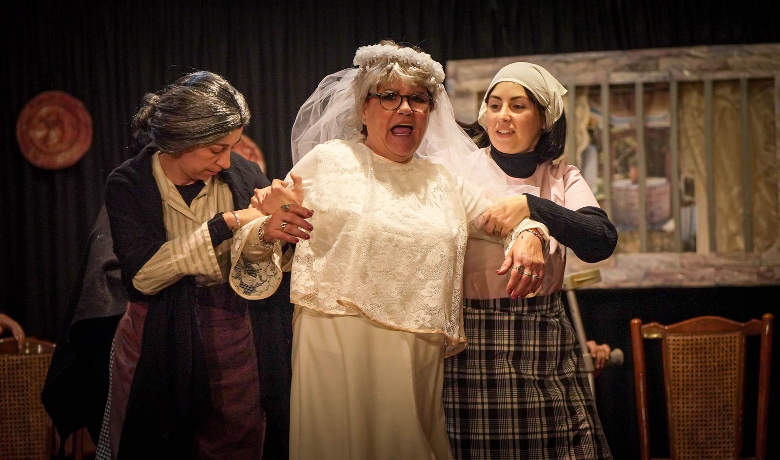 Imágenes del ensayo del grupo de teatro Yerbagüena de Santiago