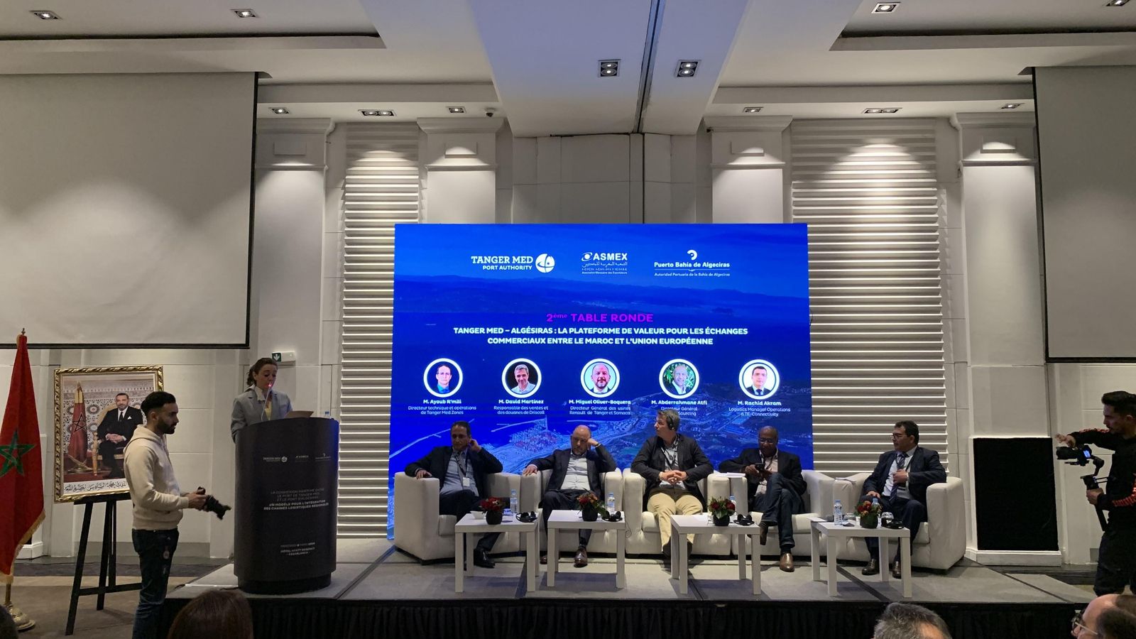 La mesa redonda con Ijlal Fassi, Ahmed Bennis, Miguel Oliver, David Martínez, Abderramane Atfi y Rachid Akram.