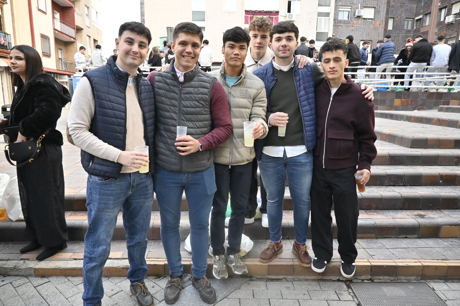 Búscate en las mejores fotografías del tardeo de este 31 de diciembre en Huelva