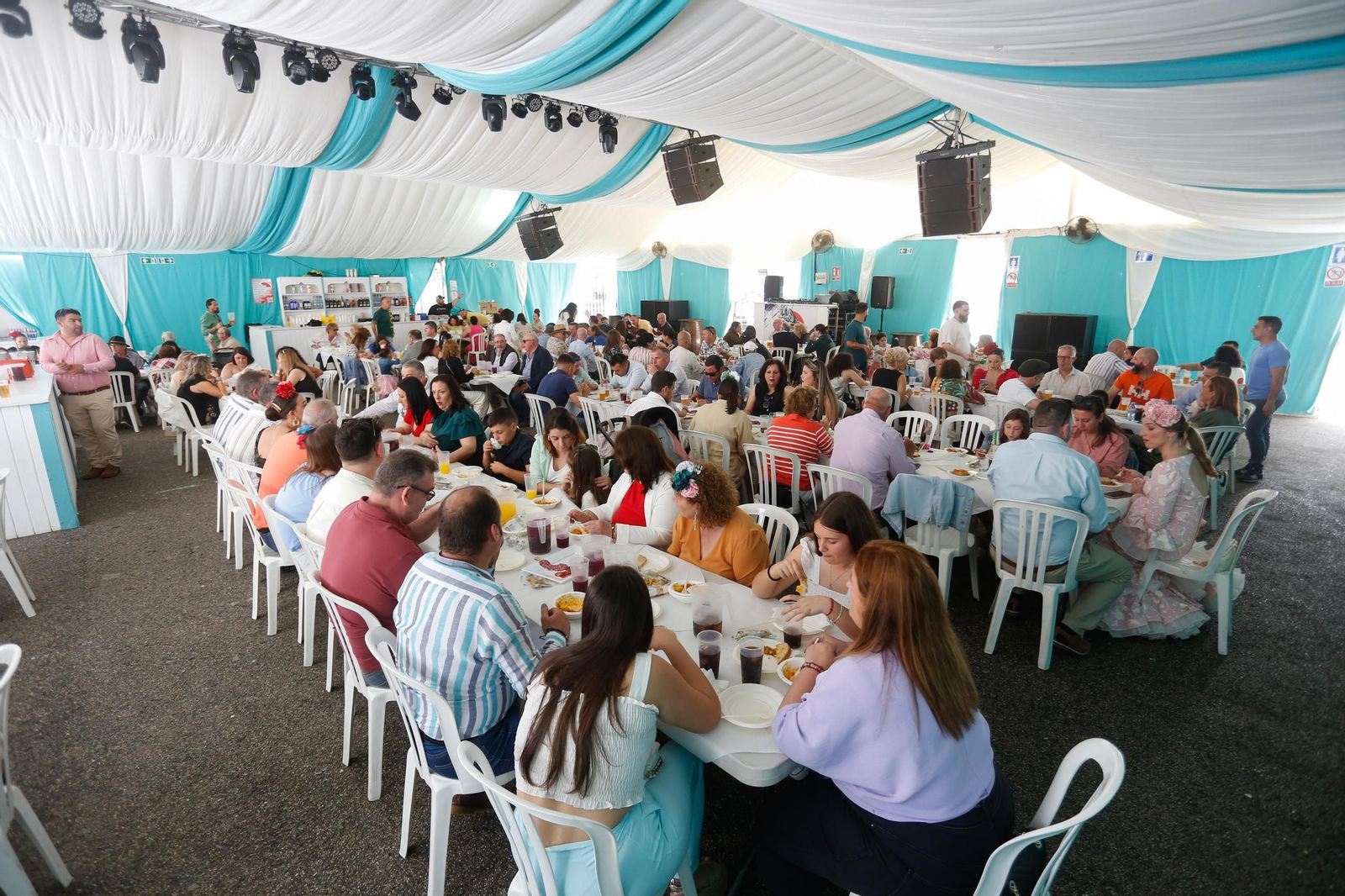 Búscate en las fotos del viernes en la Feria de Castellar