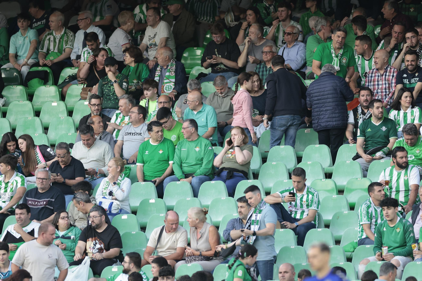 Búscate en las fotos del Betis - Osasuna