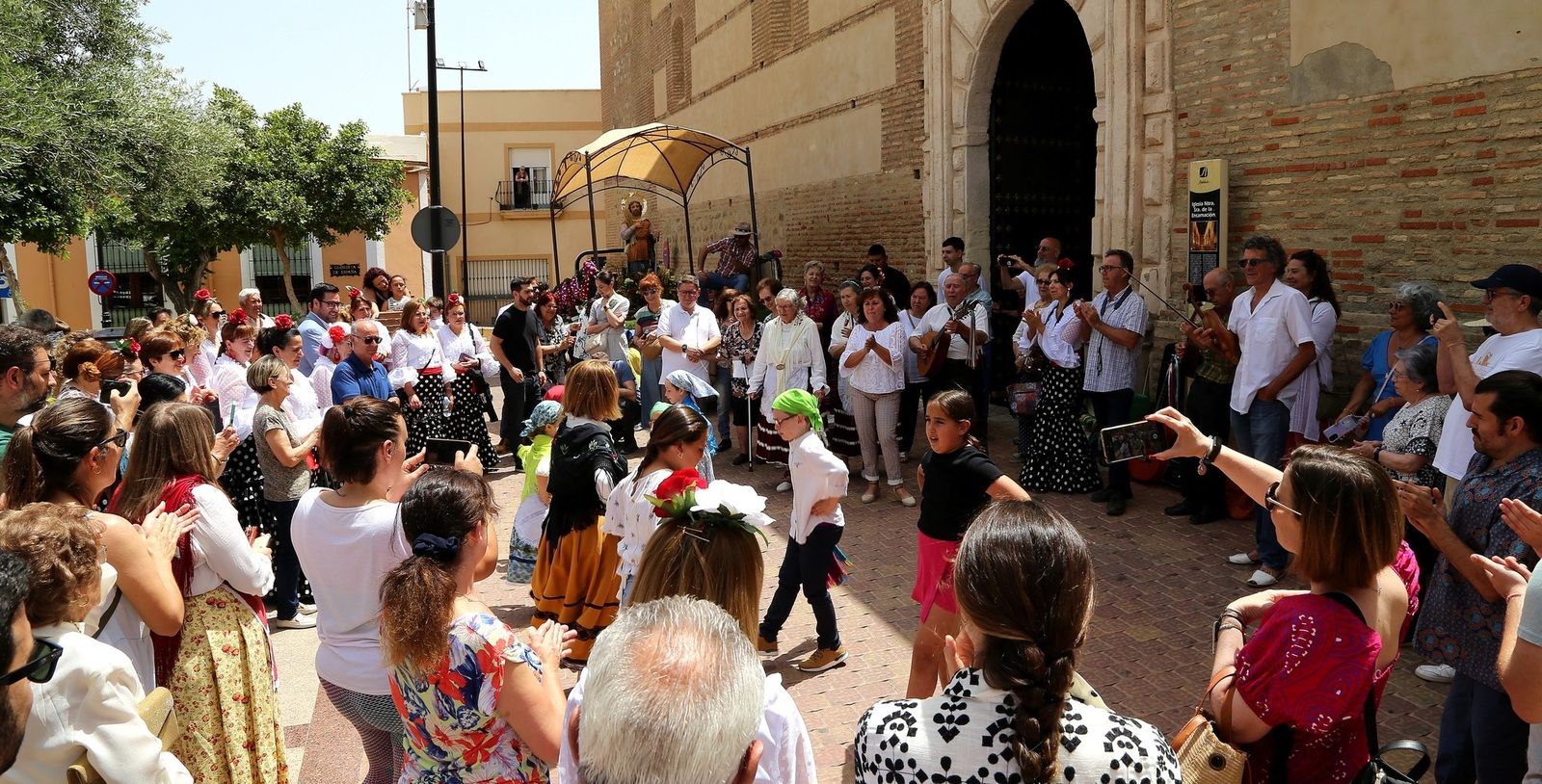 Salida de la romería de San Isidro en Tabernas.