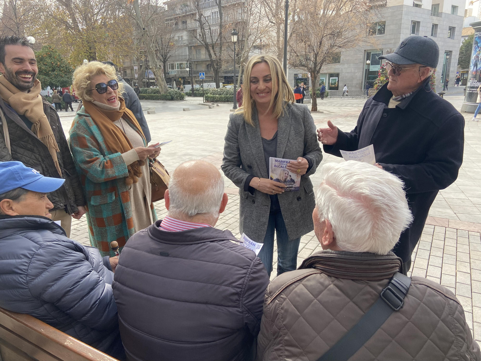 Marifrán Carazo, candidata del PP a la Alcaldía de Granada, empieza una campaña de escucha.