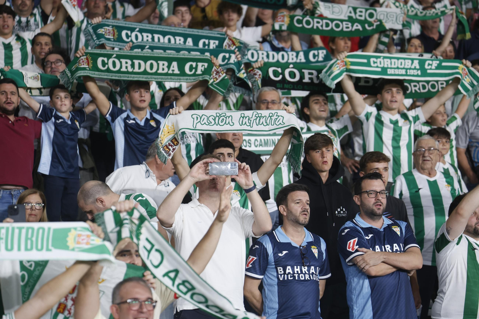 Las mejores fotos del ambiente en El Arcángel para el Córdoba CF - Cultural Leonesa