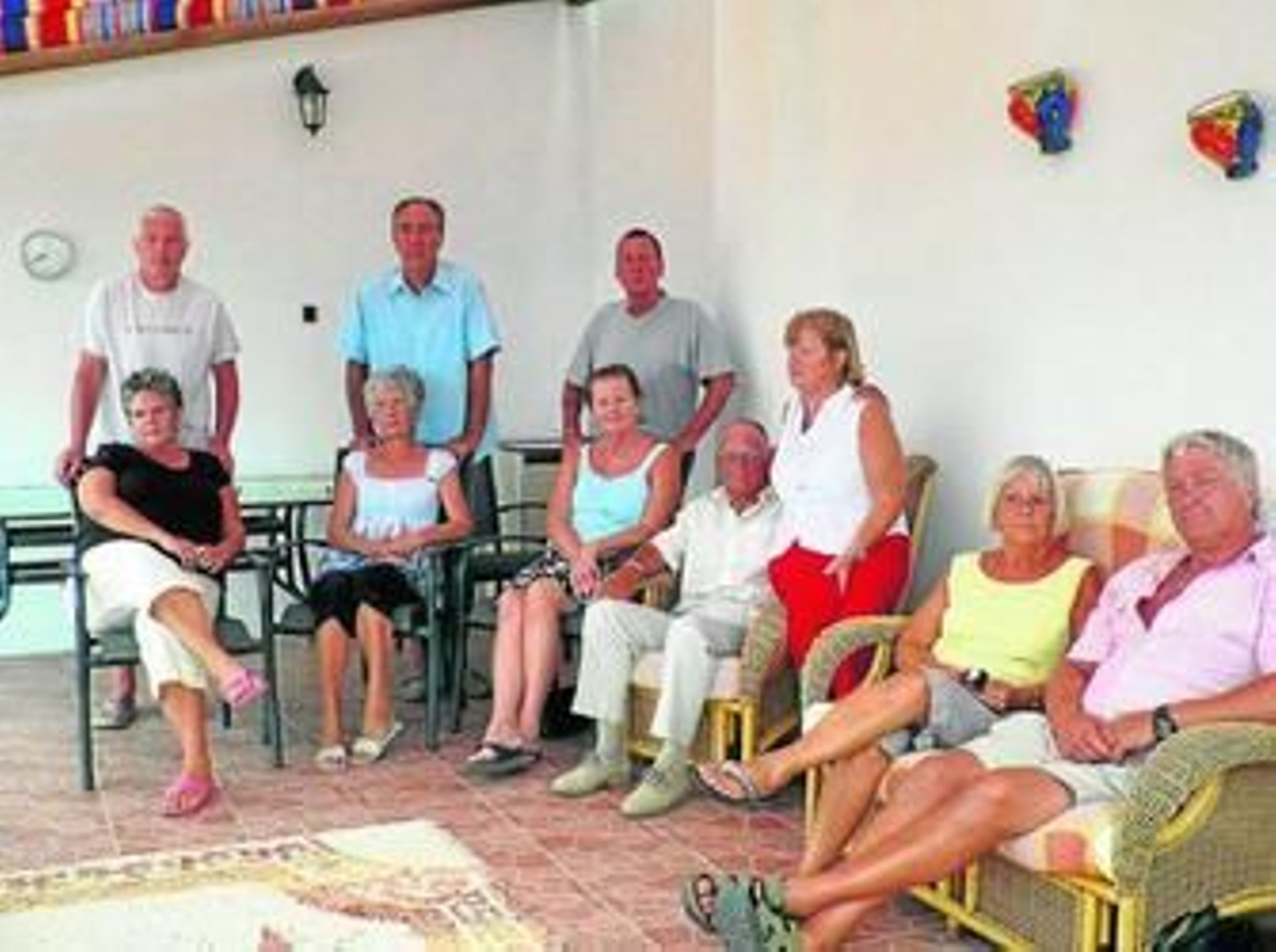 Estas familias viven en la barriada de la Aljambra (Albox) sin servicios básicos. Estas familias viven en la barriada de la Aljambra (Albox) sin servicios básicos.