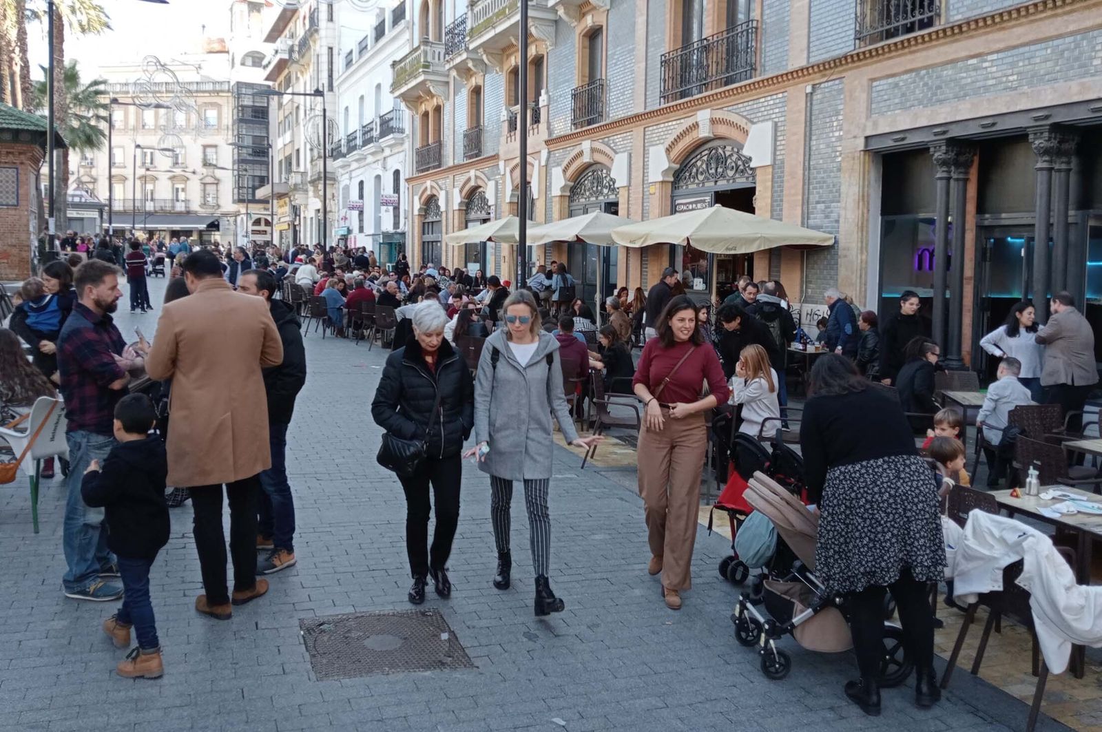 Imágenes del ambiente festivo del 31 de diciembre en Huelva