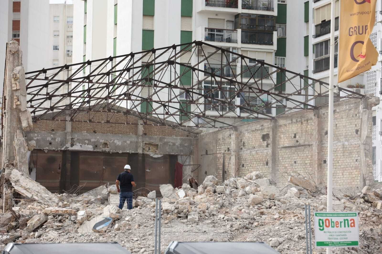 Derribo del cine Delicias.