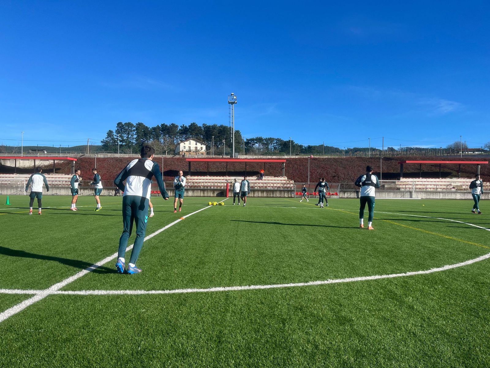 El Málaga CF se recupera en Lezama