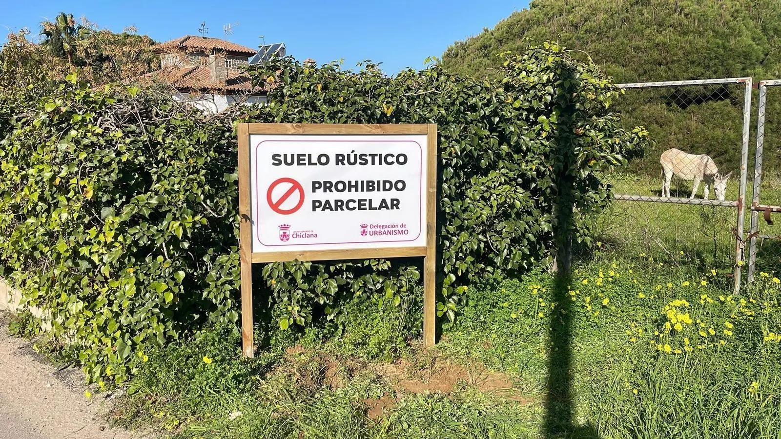 Campaña del Ayuntamiento de Chclana con las parcelaciones ilegales.