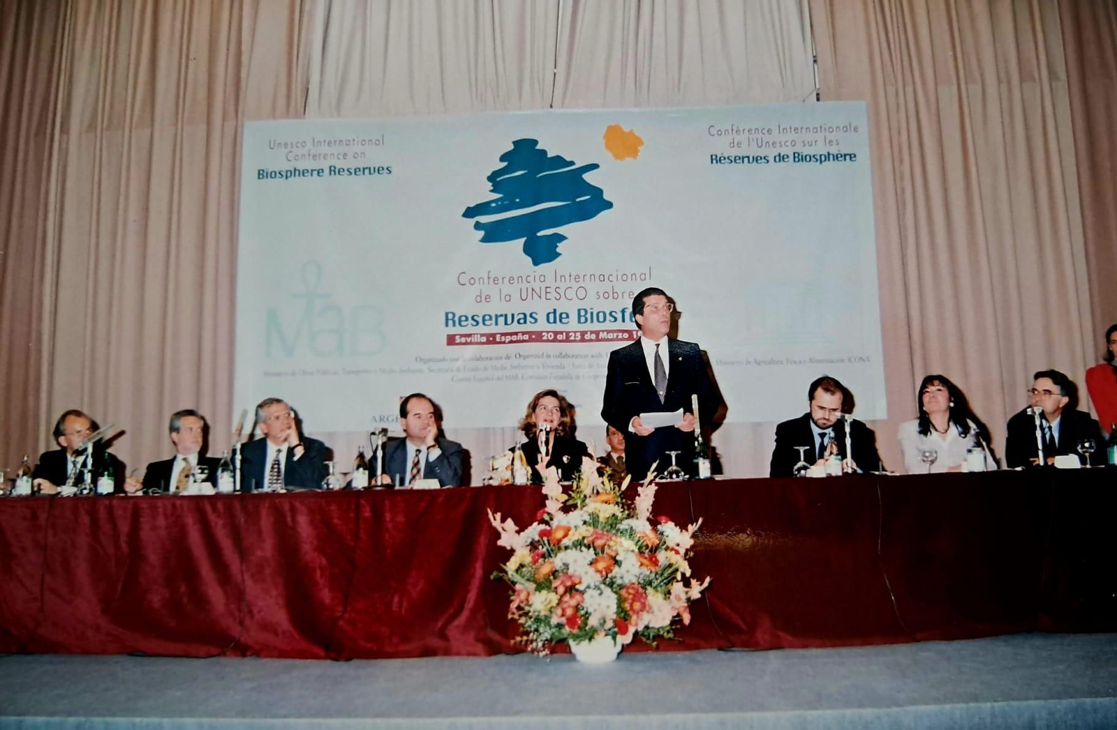 Federico Mayor en la conferencia de Sevilla.