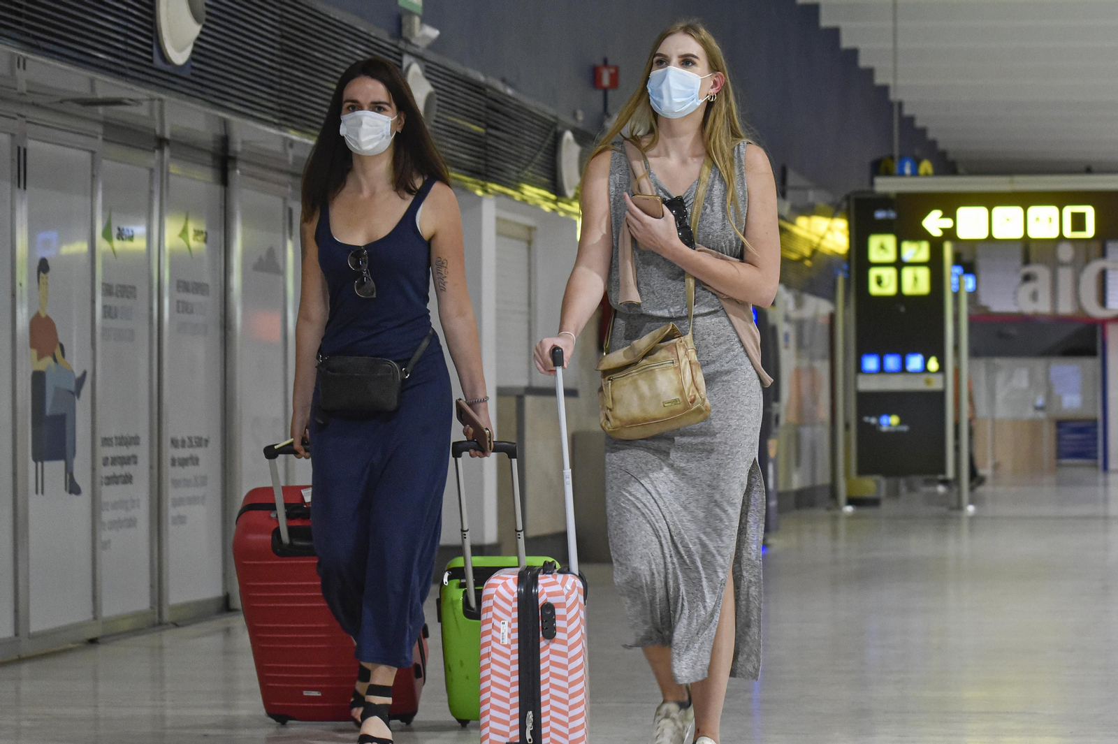 Llega a  Sevilla del primer vuelo con turistas desde el cierre de fronteras