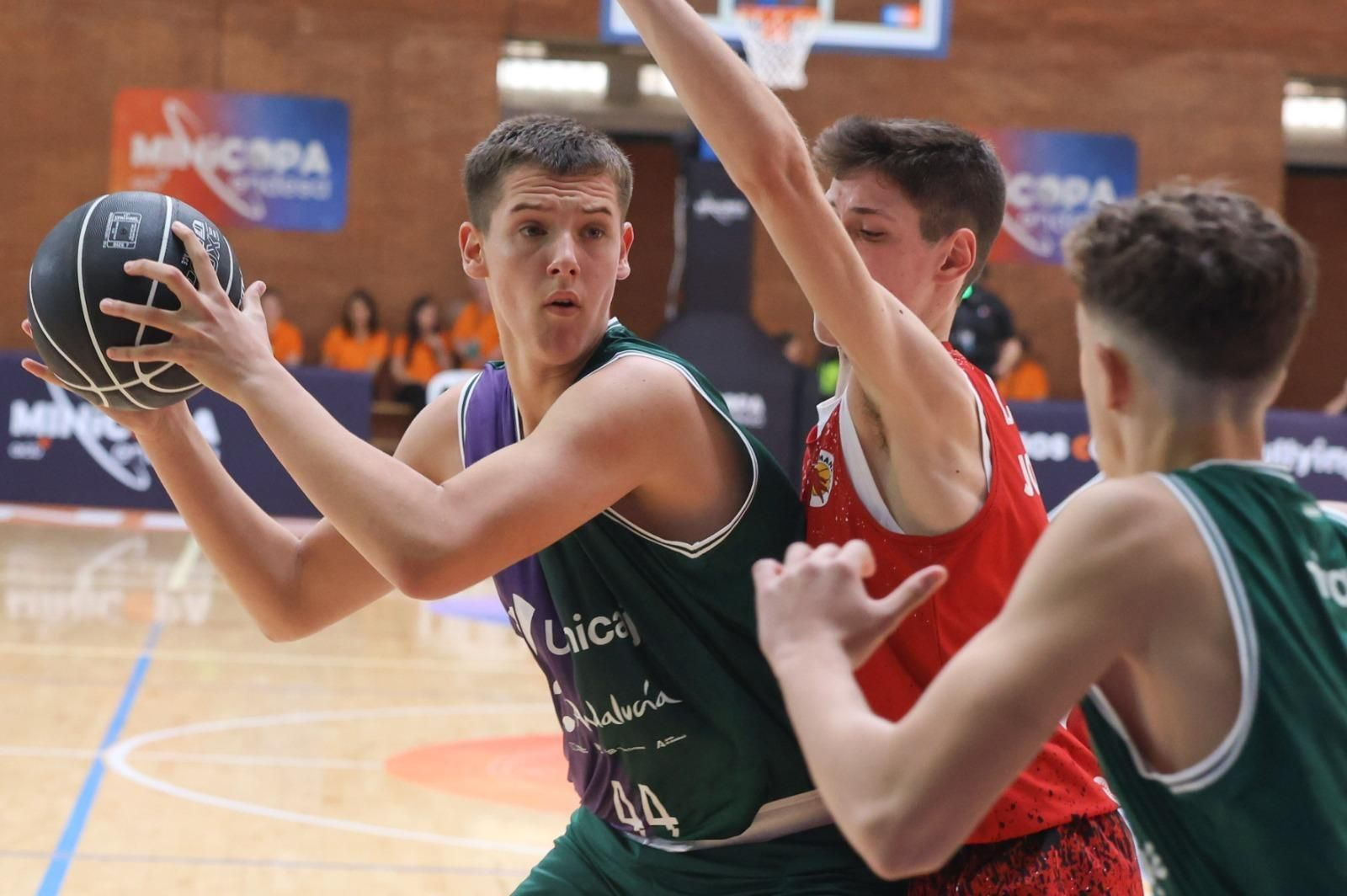 Minicopa: Unicaja - Manresa, en fotos