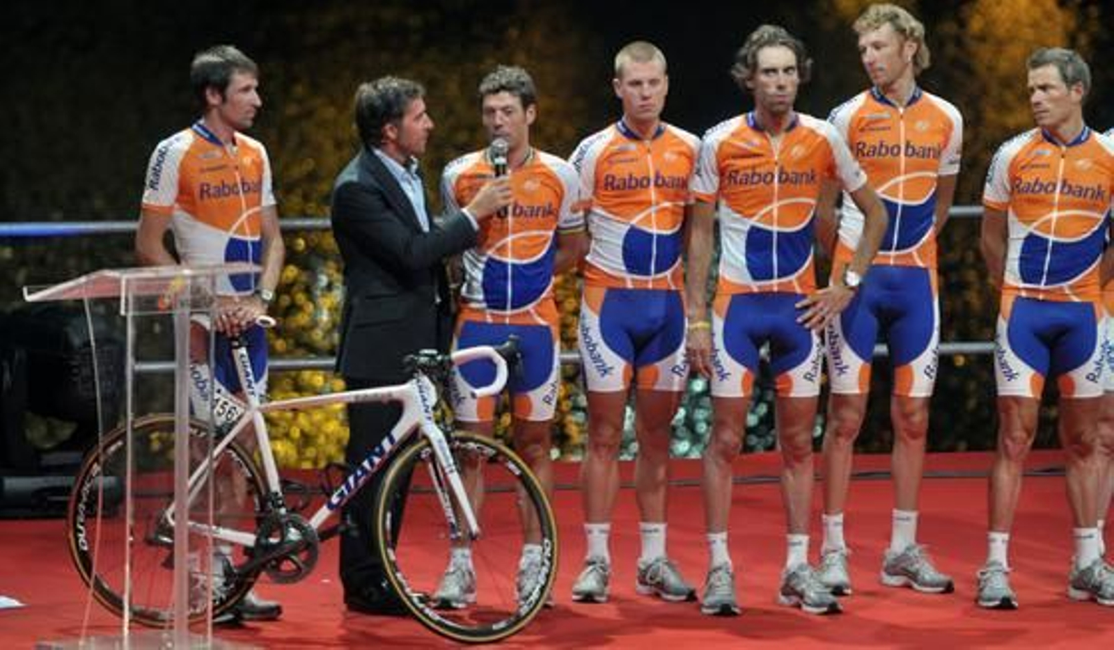 Presentación de los equipos participantes: Rabobank (Holanda).

Foto: Manuel G? · Agencias