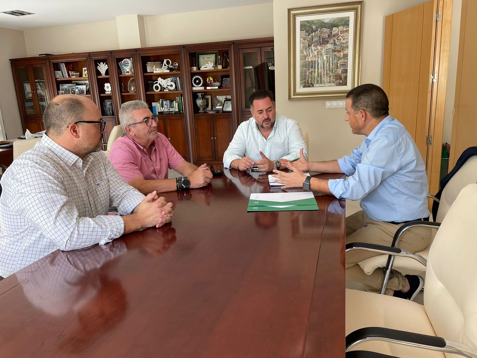 Visita del delegado de Hacienda a Macael