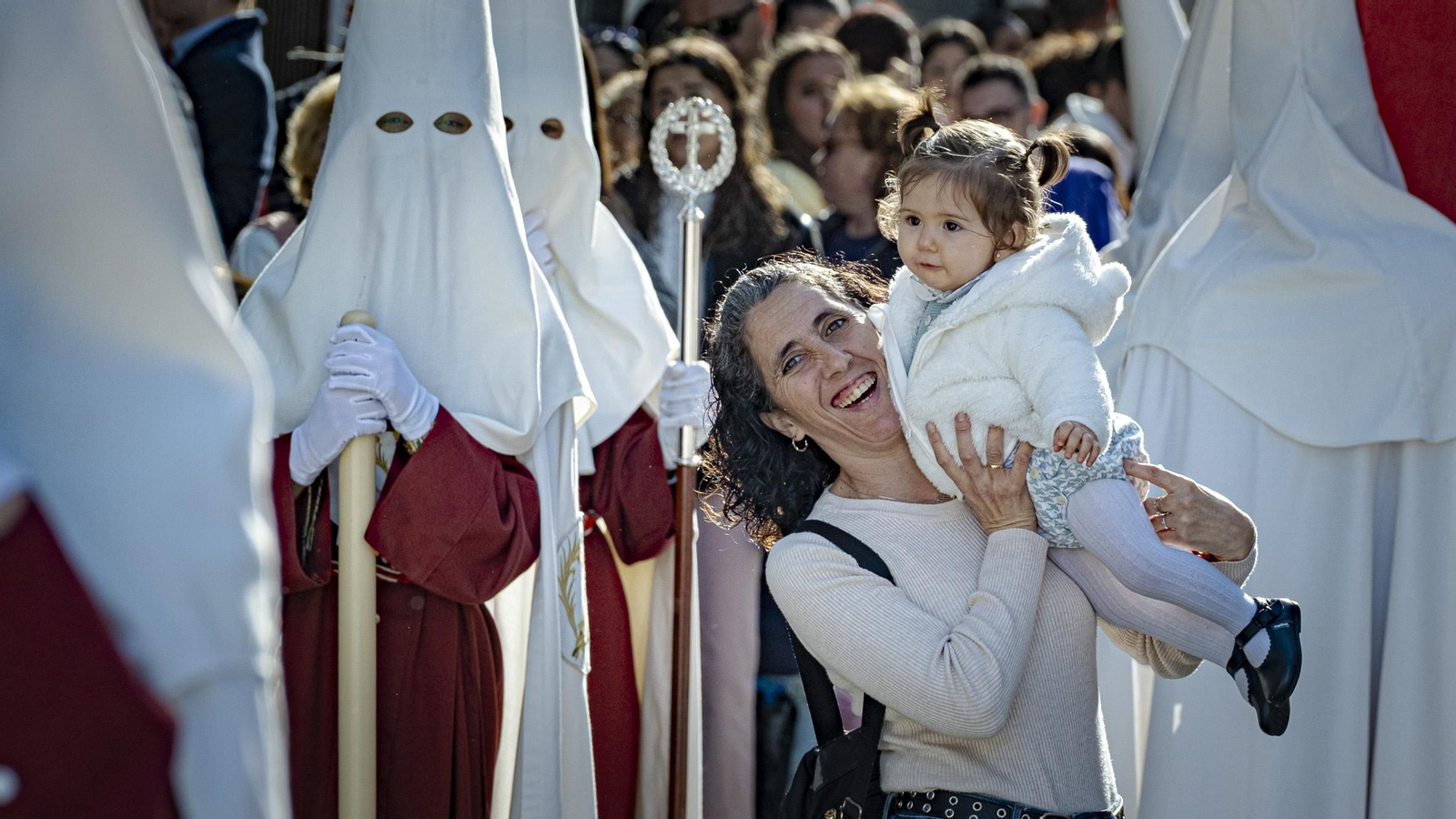 Imágenes de la salida de El Huerto en la Semana Santa de Cádiz 2025