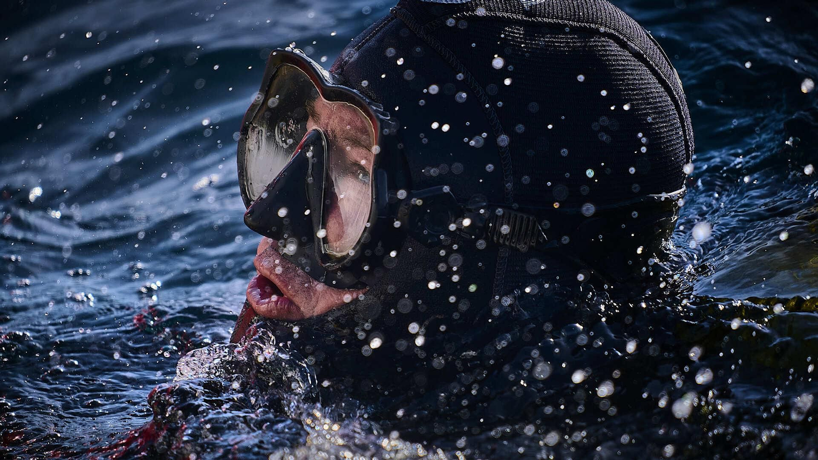 Javier, uno de los buzos de Petaca Chico, que cuenta con más de 20 años de experiencia a sus espaldas.